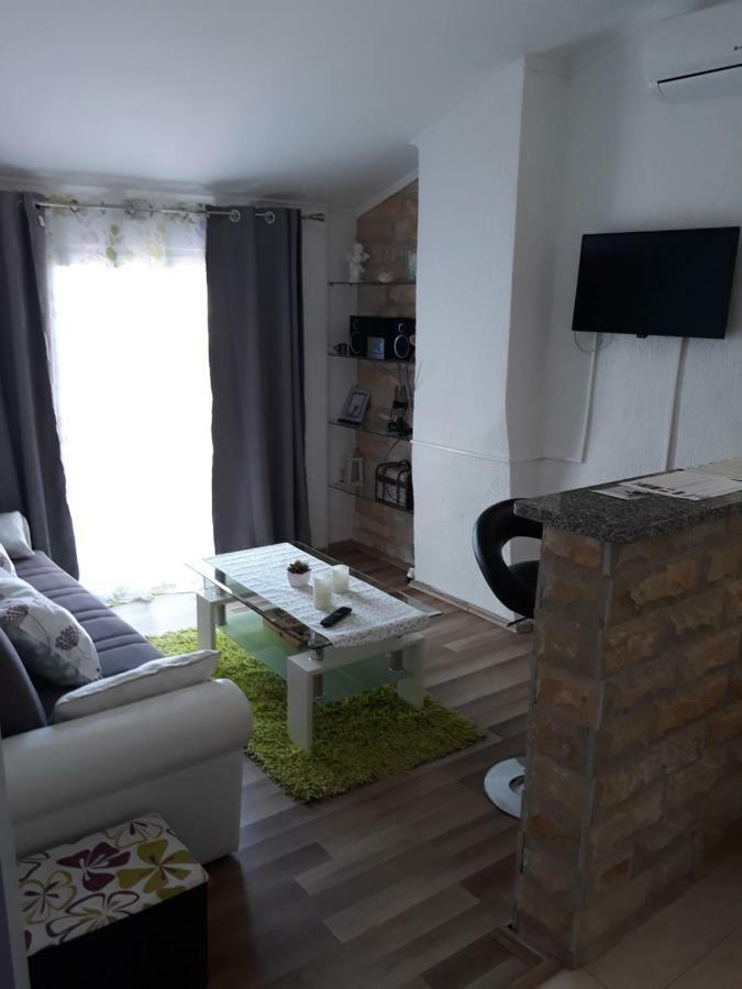 Apartment Lavanda Мали-Лошинь Экстерьер фото